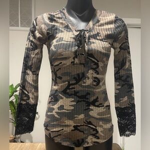 VENUS Camouflage Lace-Up Long Sleeve Top, Size Medium